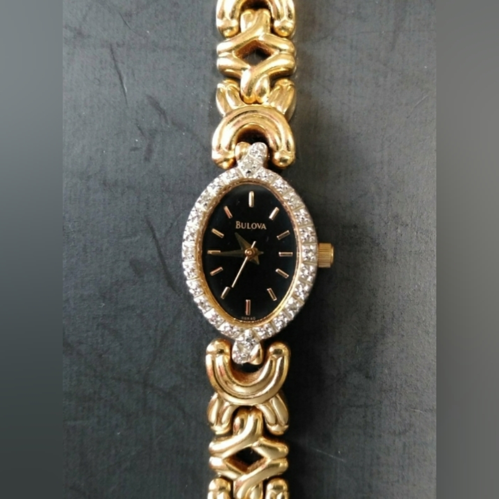 Beautiful Bulova Quartz T9 Watch New Battery